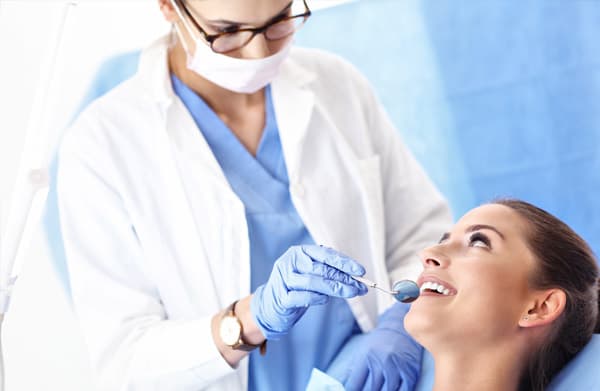 Contactar con Clínica Dental Mirna y Rubén